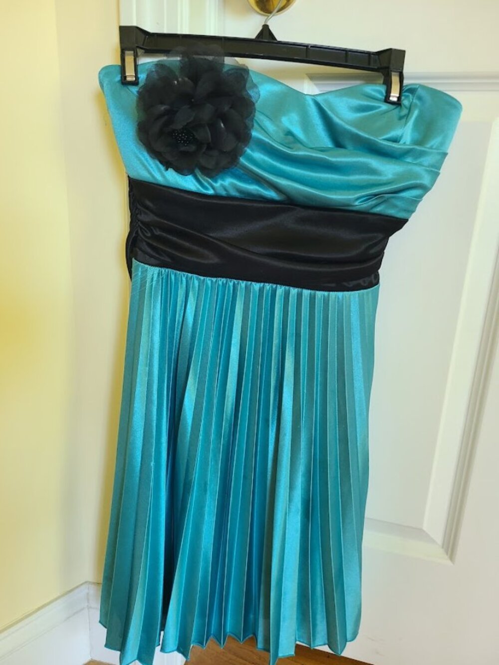 PROM/FORMAL DRESS SIZE M